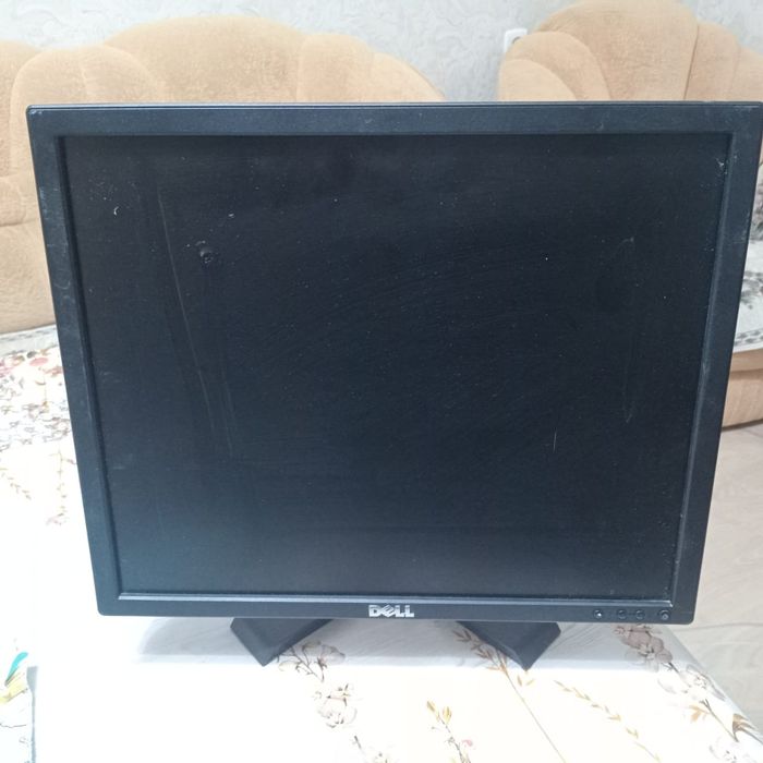 Мониторы 17" Dell