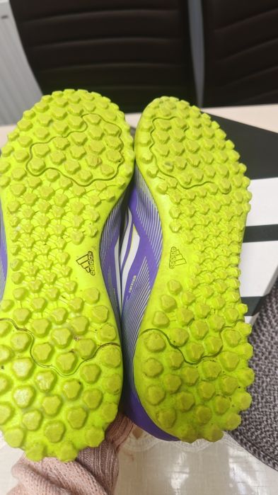 Футболни обувки Adidas F50, размер 37.5