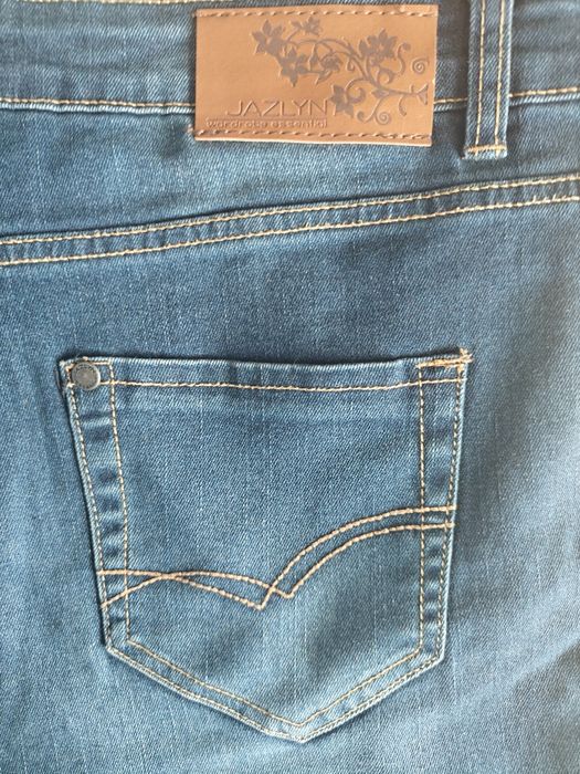 Vând blugi de damă marca JAZLYN – World of Denim
