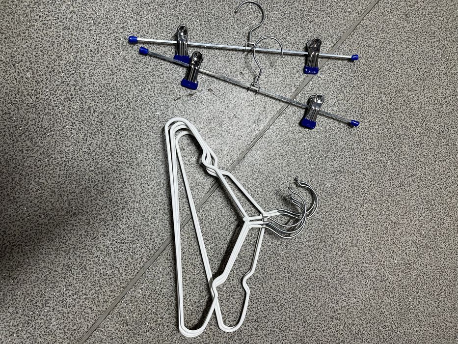 200 тг вешалки детские