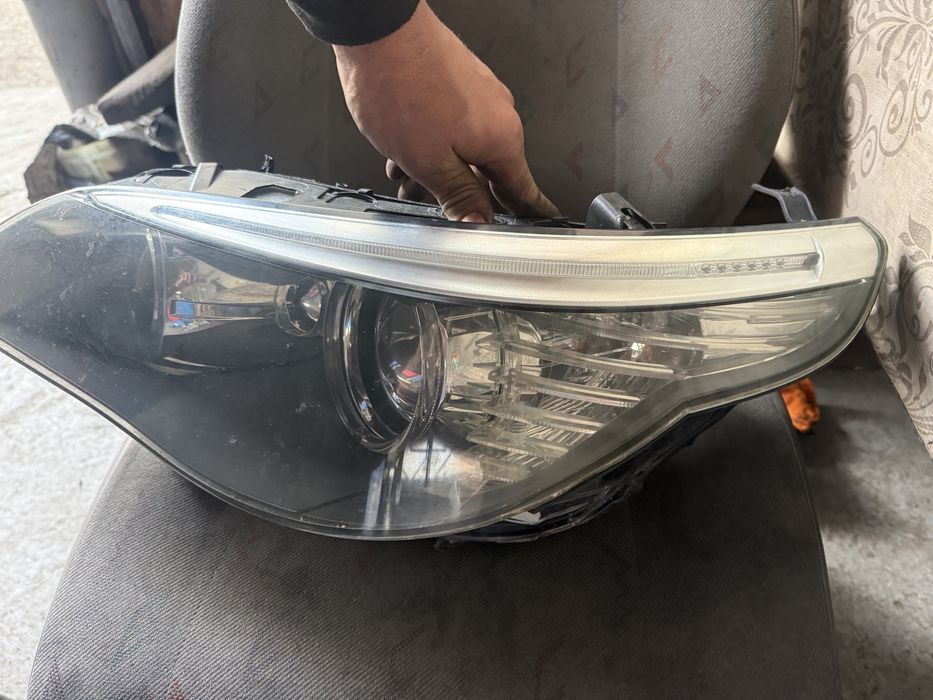 Far stanga bmw e60 bixenon