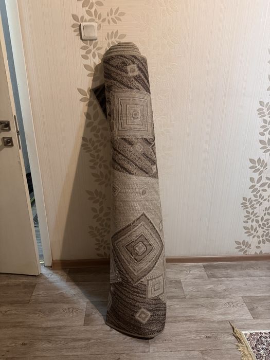 Ковры для зала и прихожей б/у самовывоз