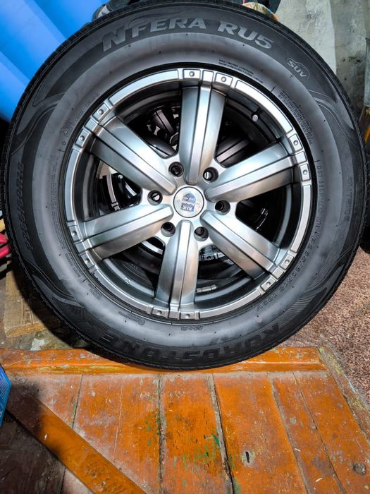 Продам шыны  с дисками летние