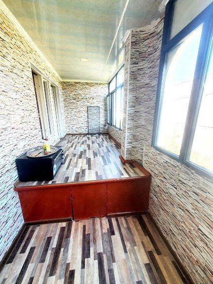 4 xonali kv sotiladi