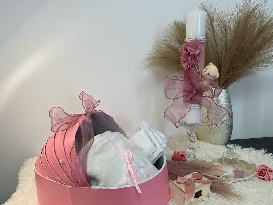 Set complet trusou botez cu lumanare imbracata in catifea roz