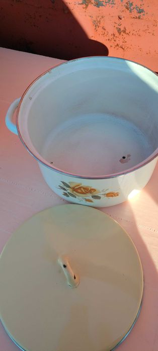 Кастрюли разные б/у