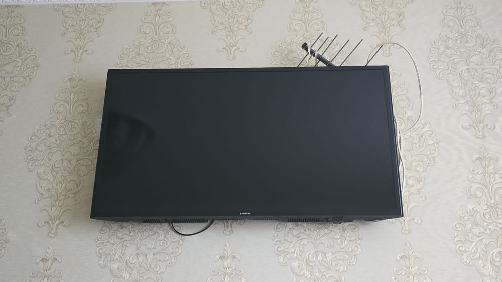 Продам б/у смарт тв