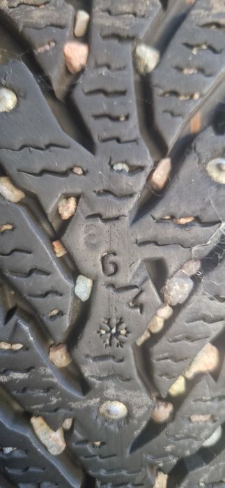 Nokian Hakkapelitta 9 215/60/16
