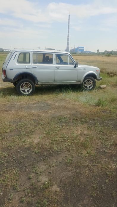 Продам Нива 2110