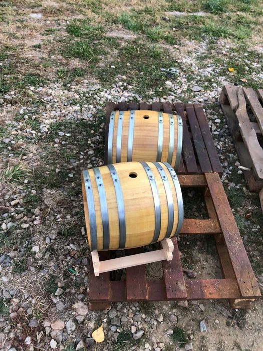 Butoi din lemn de stejar sau de dud