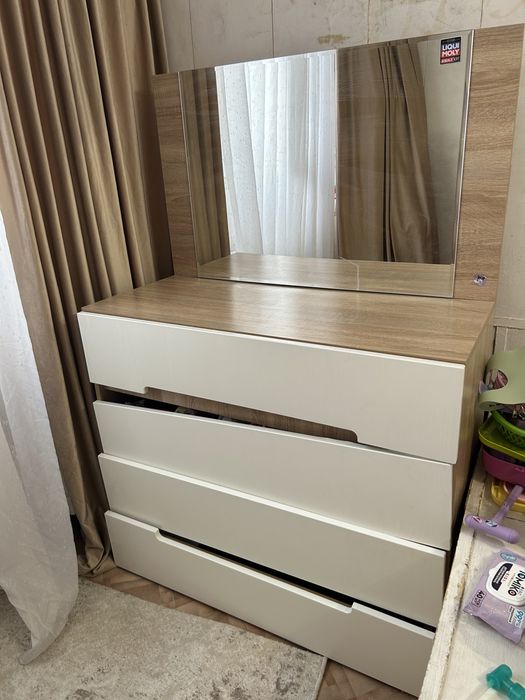 Спальный гарнитур