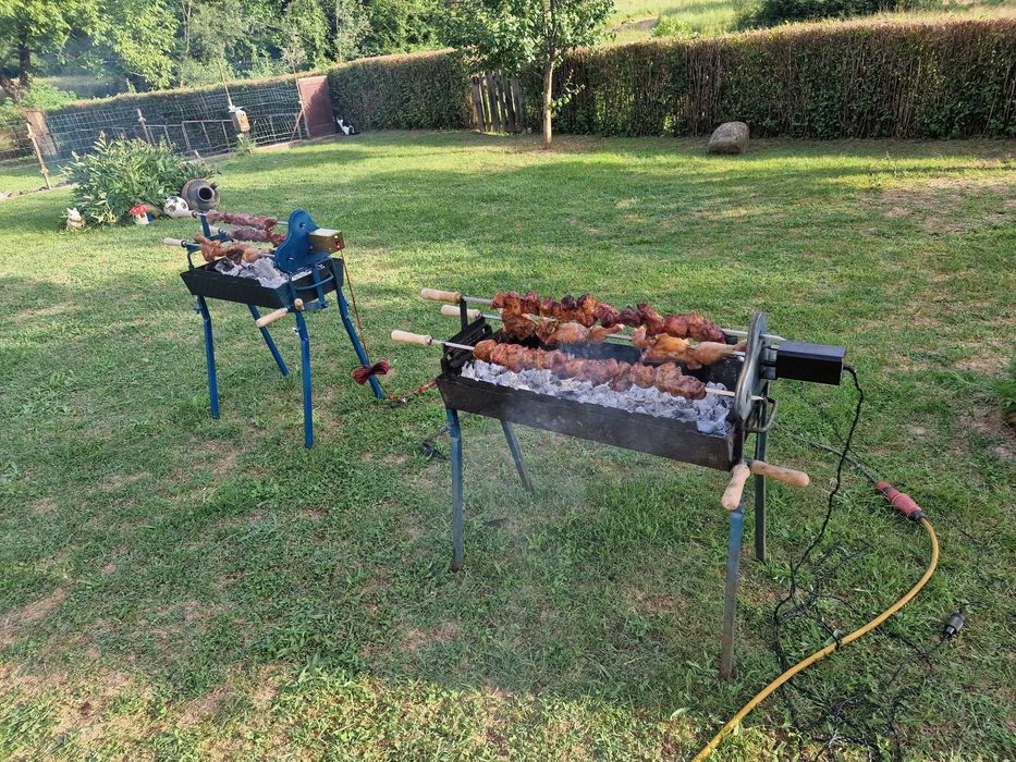 Кипърско-Гръцко барбекю. Кипърска Сувла. Грил-пиле. Барбекю на дървен