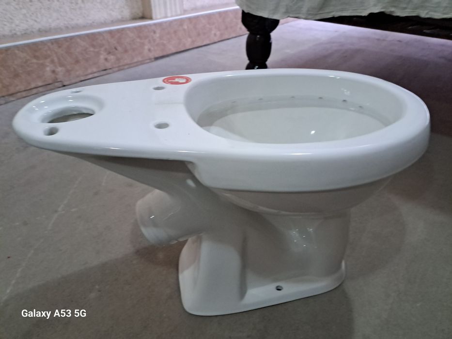 Продаётся Унитаз