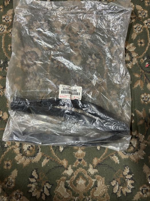 Уплотнитель капота камри 40 45