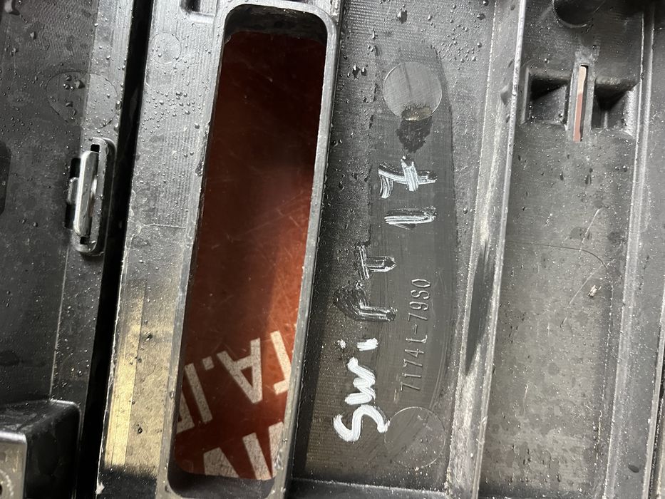 2 броя Решетка Suzuki Swift 2022-