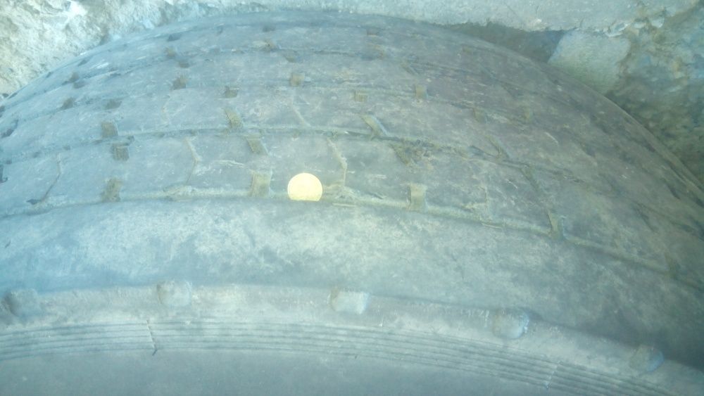 Продам резину R22,5