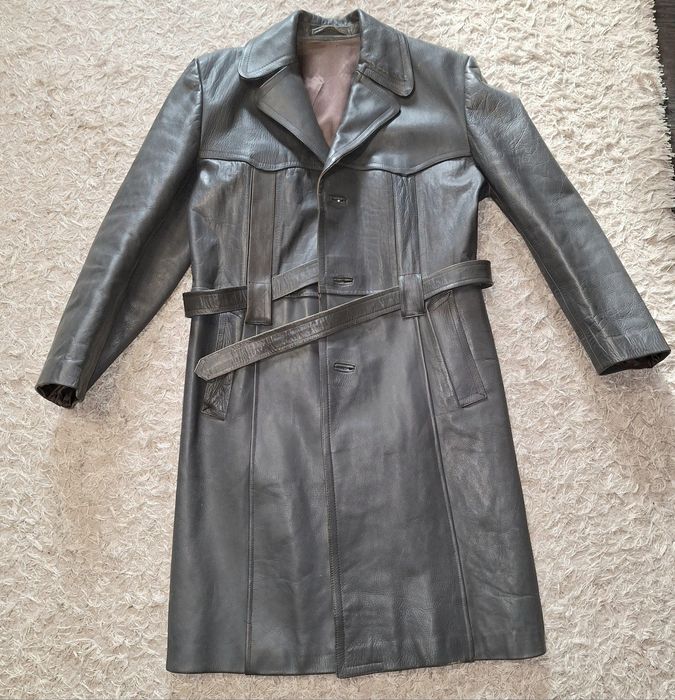 Haina lunga din piele naturala  marimea  50-52  nepurtata