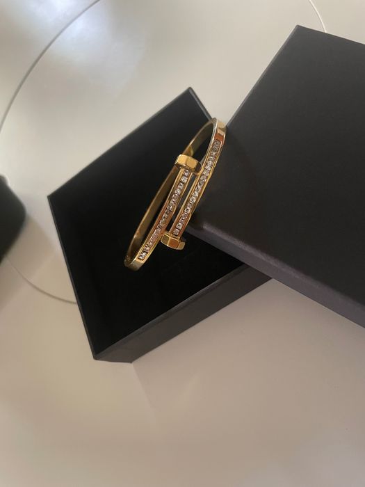 Гривни от стомана