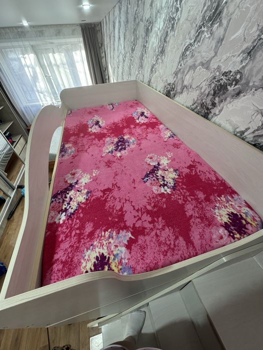 Продам двухярусную кровать