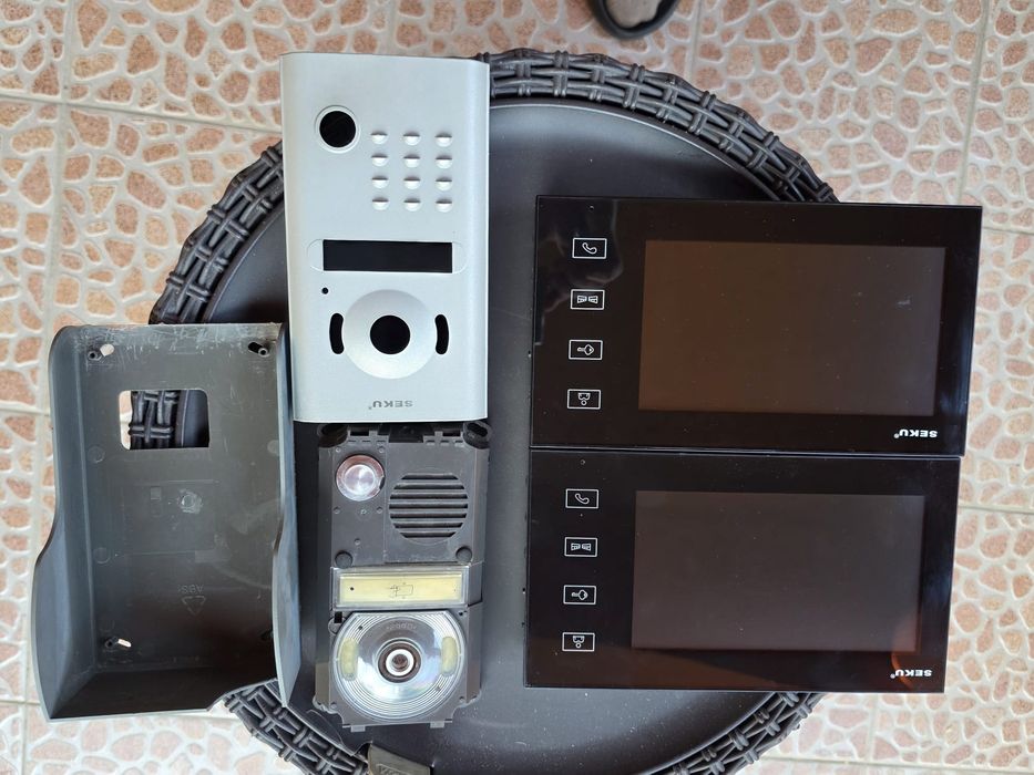 Vand videointerfon si sistem supraveghere video