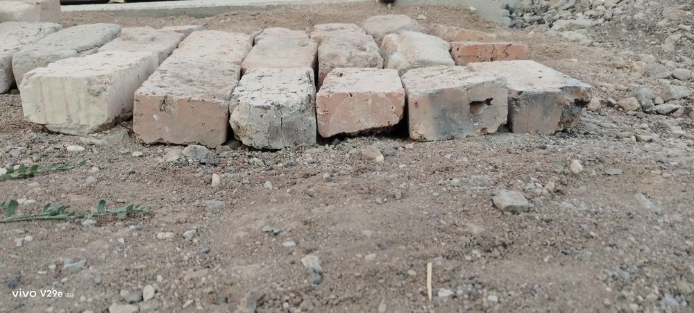 Продам красные кирпичи 100 тг
