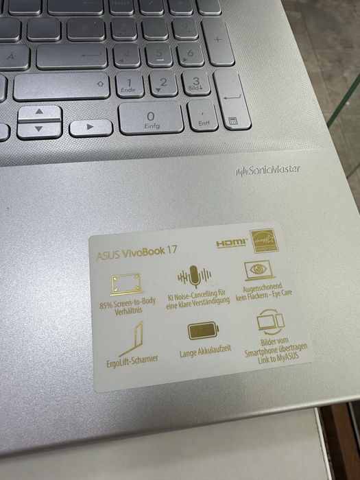 Срочно Ноутбук янги. Asus VIVOBOOK 17.Германиядан кеган.Гарантия.