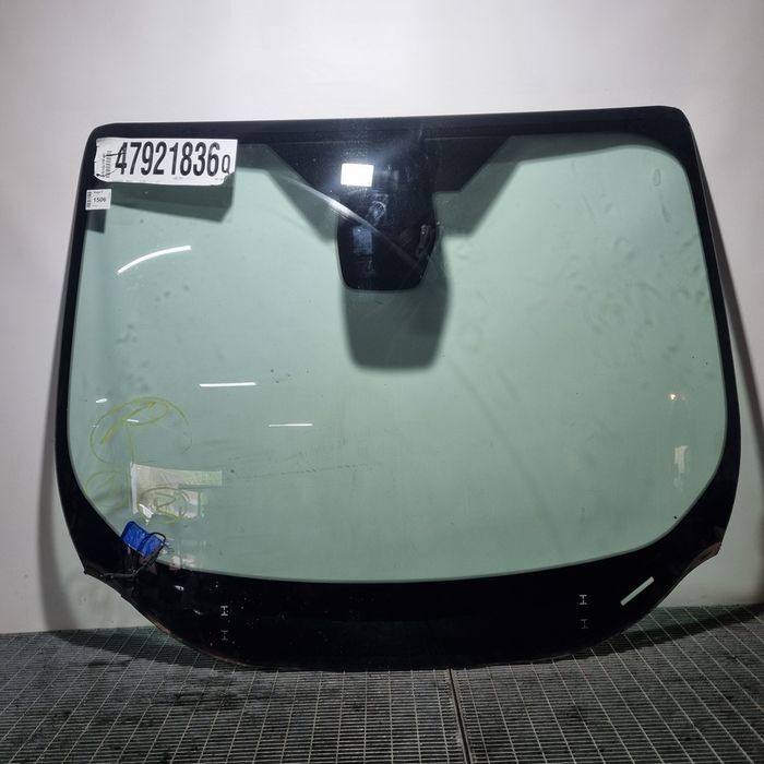 Parbriz Ford Kuga II 2012 - 2014 4 Usi (1506) Cu încălzire Și senzor de ploaie Garantie