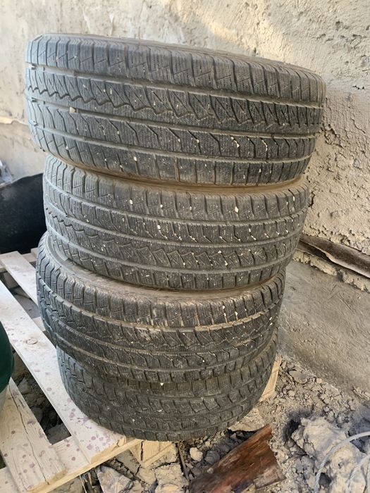 215/60/16 зимние шины комплект