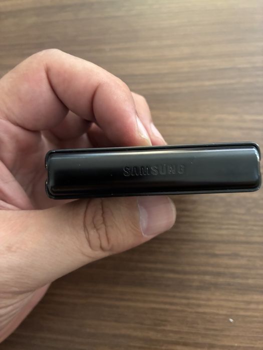 Samsung Galaxy Z Flip 3 - за части