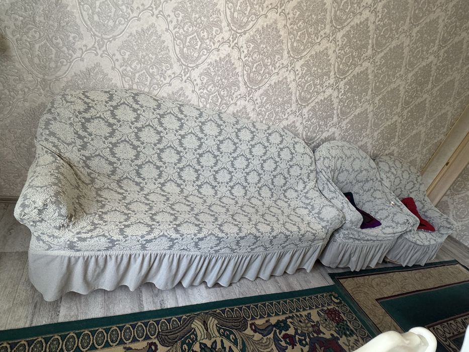Диван и два кресла в хорошем состоянии