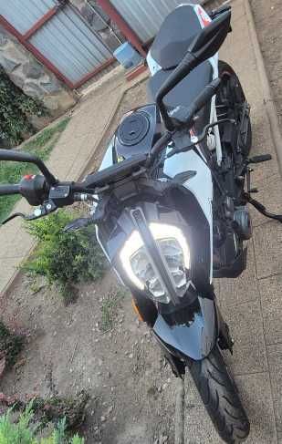 Vând KTM 390 Duke (2022) – Primul proprietar / Cumpărată de la Moto Emotion