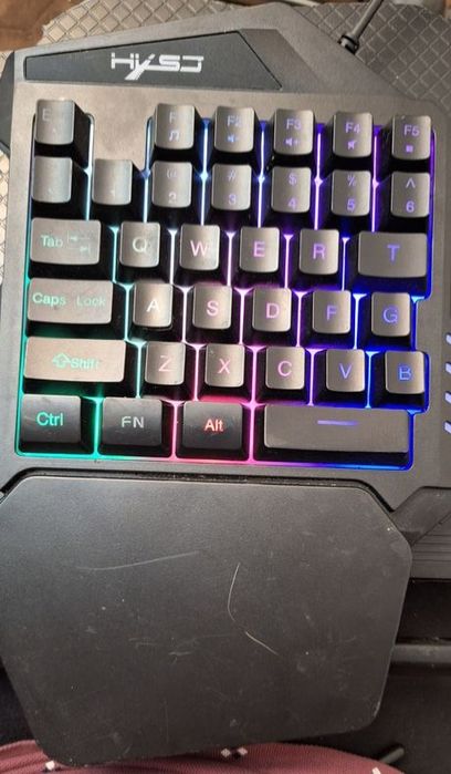Tastatura mini gaming V100