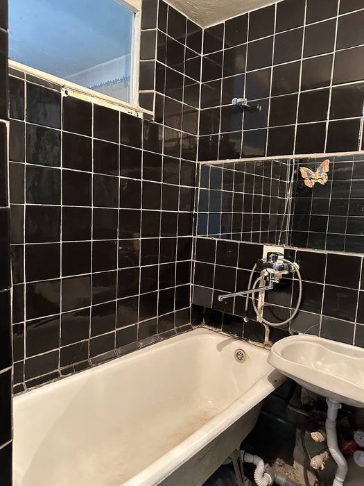 3 комнатная в Ангрене, 5йкэ квартал центр города.