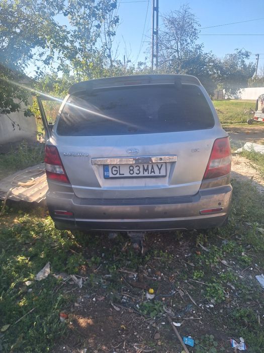 Vând sau dezmembrez Kia Sorento