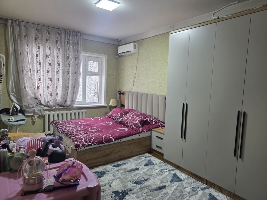 Продаётся 4 комнатная квартира на Юнус абаде, квартал 15