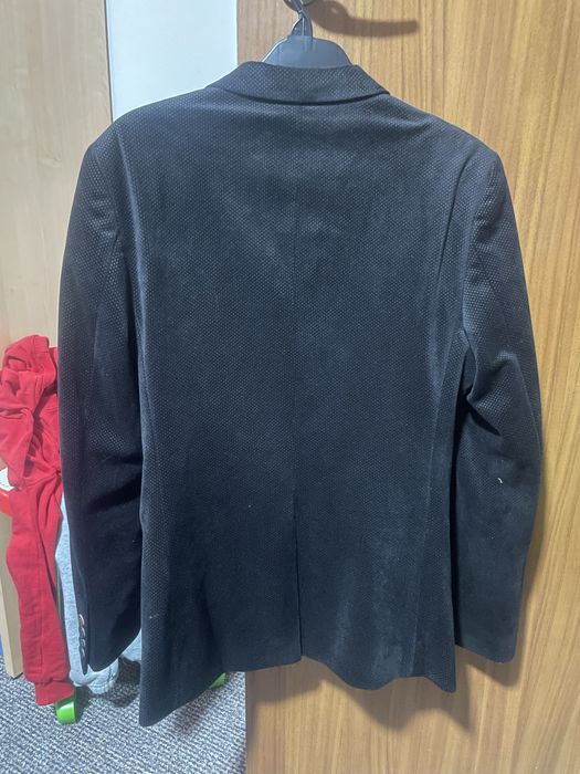 Sacou, pantaloni su vesta 50 lei bucata