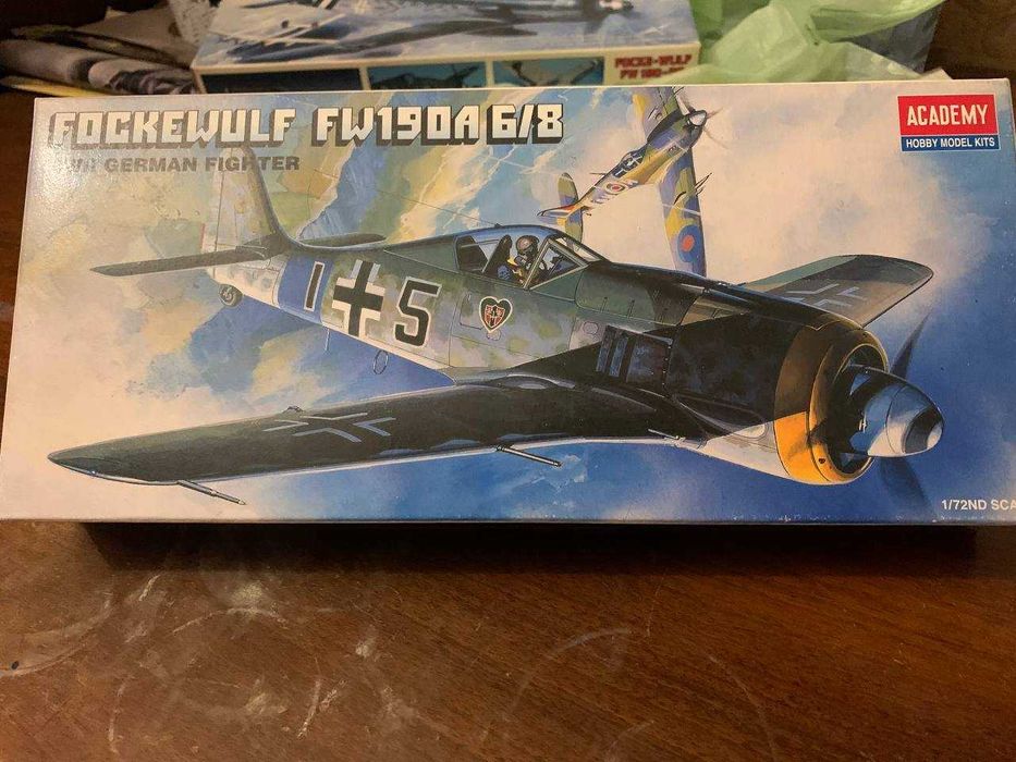 Сборная модель самолета Фокке-Вульф Fw.190 (Academy, 1:72)