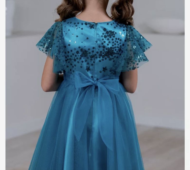 Продам платье для девочки нарядное