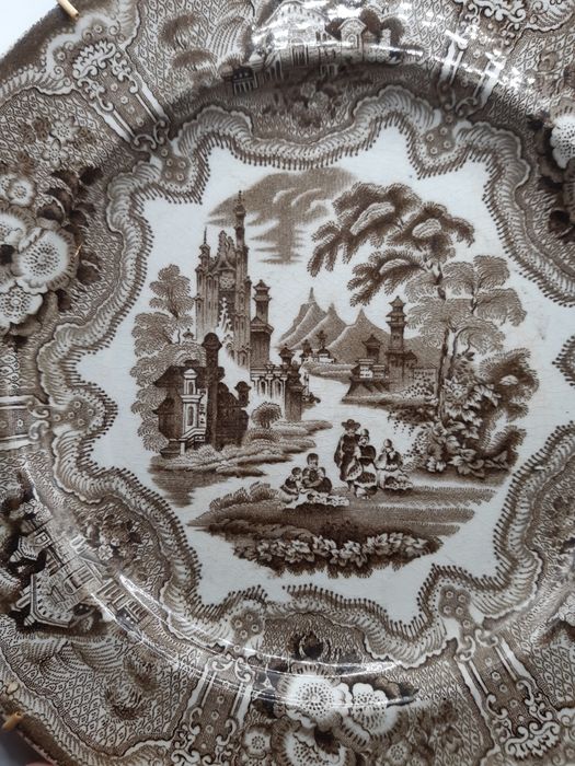 Farfurie de la 1880, realizata de Robert cochran&Co,.