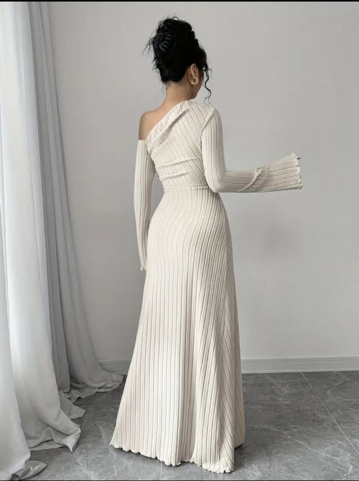 Новое платье очень красивое