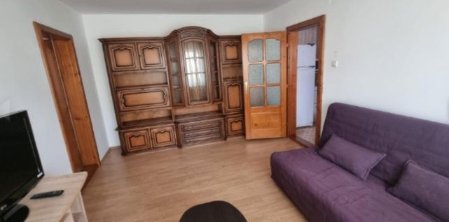 Închiriez apartament 2camere  bucătărie separata  baie sibalcon