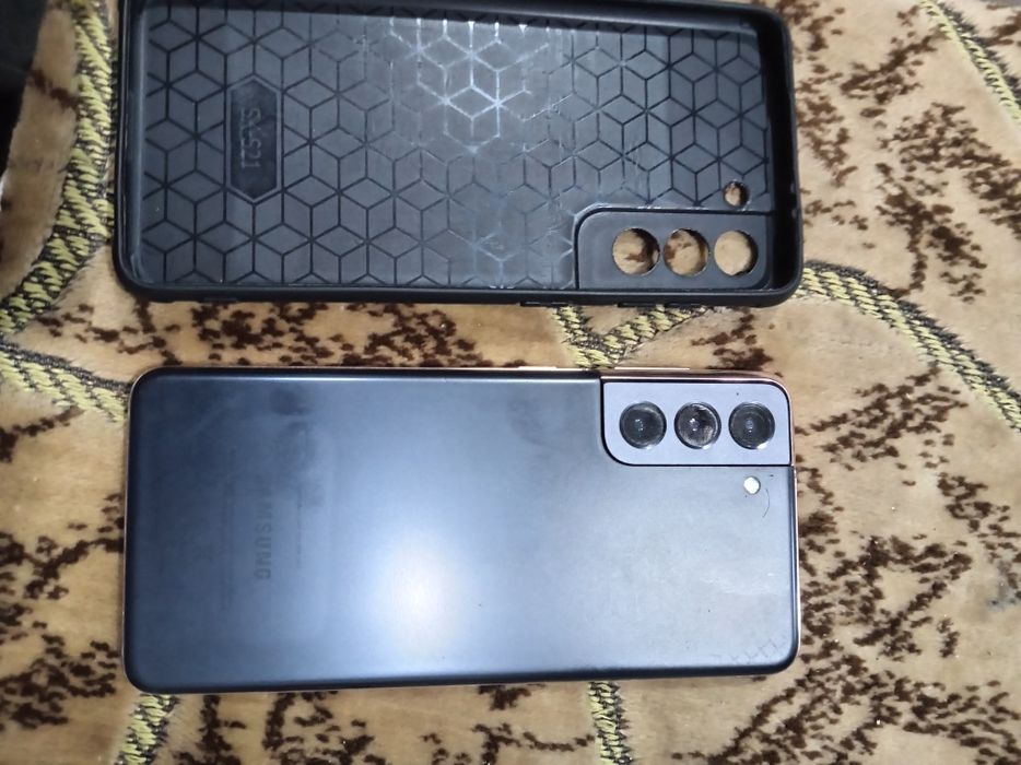 Продам Самсунг S21