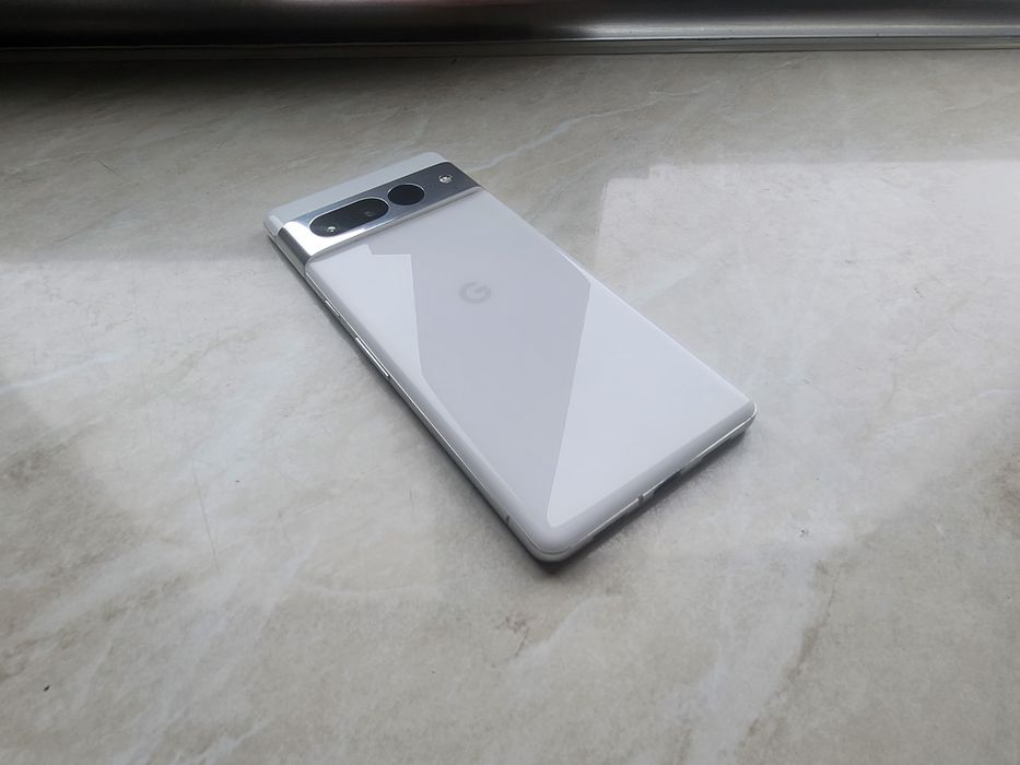 Google Pixel 7 Pro 12/128 white в хорошем состоянии