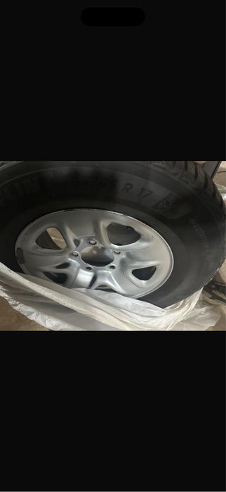 Продам шины land cruiser с шинами