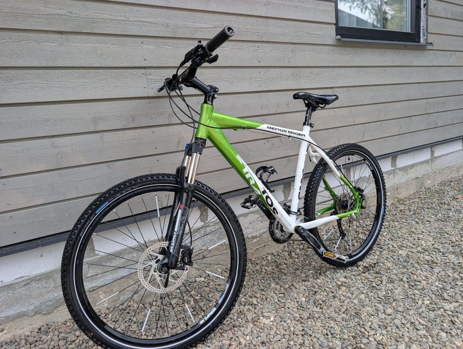 Vând biciclete perfect funcționale