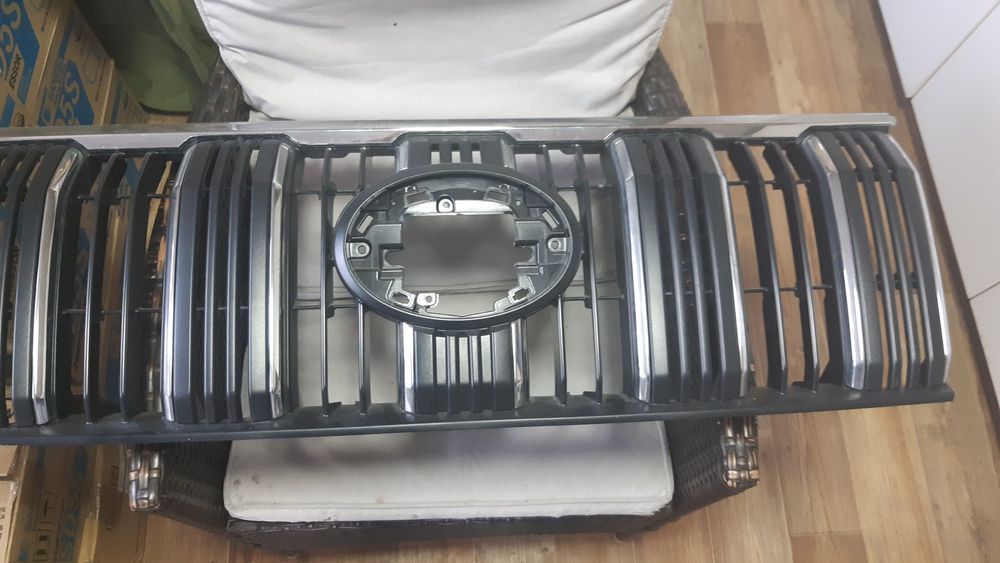 Решётка радиатора на прадо 150 оригинал