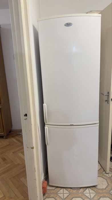 Frigider Whirlpool