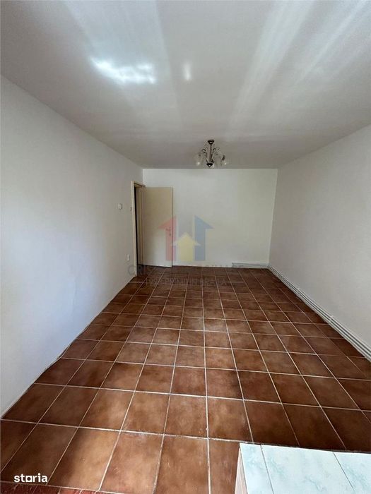 VEZI VIDEO! 2 camere 48 mp,  parter cu balcon 11 m, Viziru 1