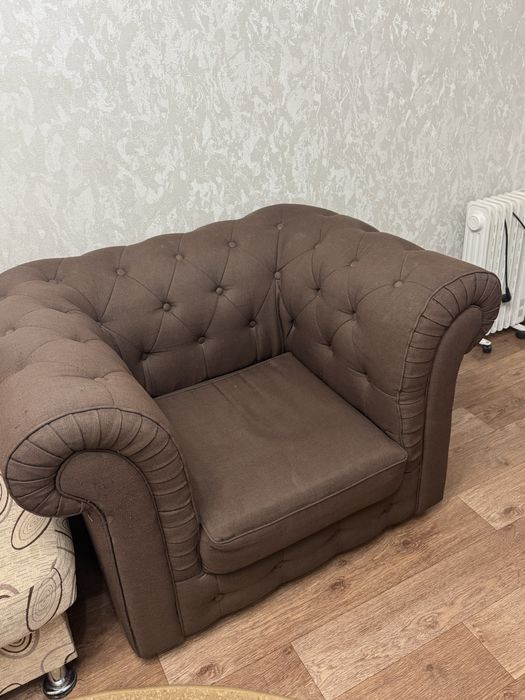 Отдам даром диван и кресло