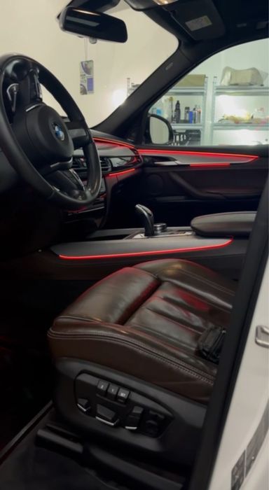 Montez lumini ambientale